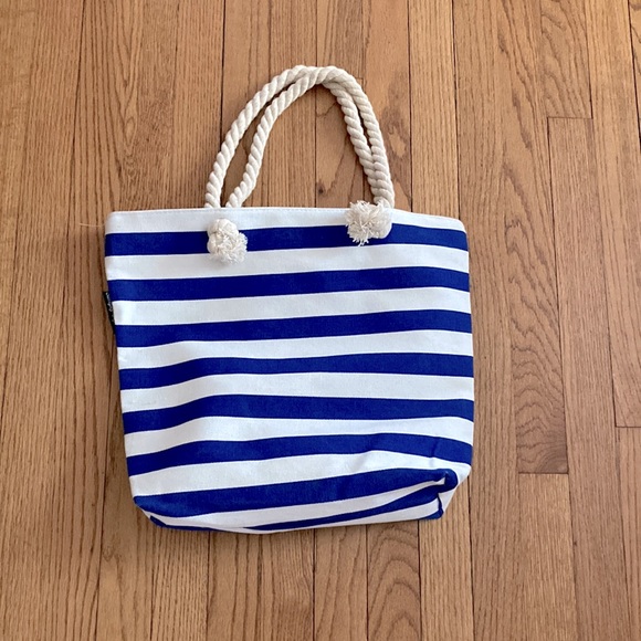 Handbags - NWOT Striped Zippered Tote